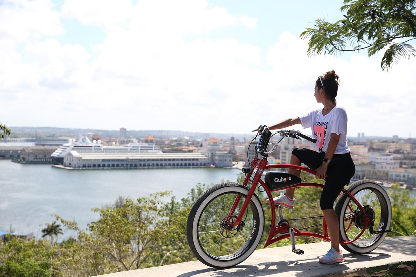 The Bay of Havana E-Bike Cruise
